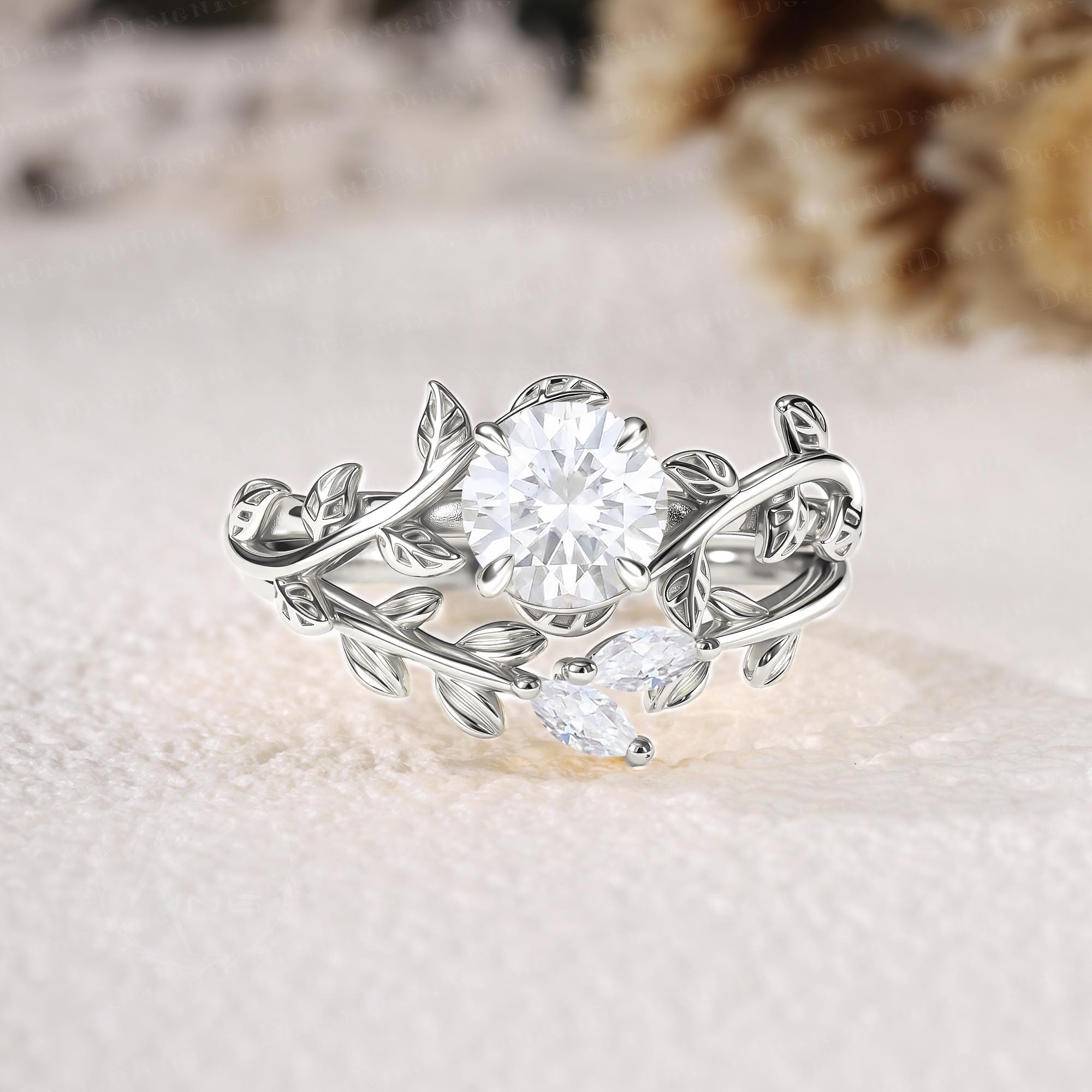 Kaia Set  Inspirado en la Naturaleza Anillo de Compromiso 1 Quilate + Argolla Vintage con Diamante de Laboratorio en Oro de 14K