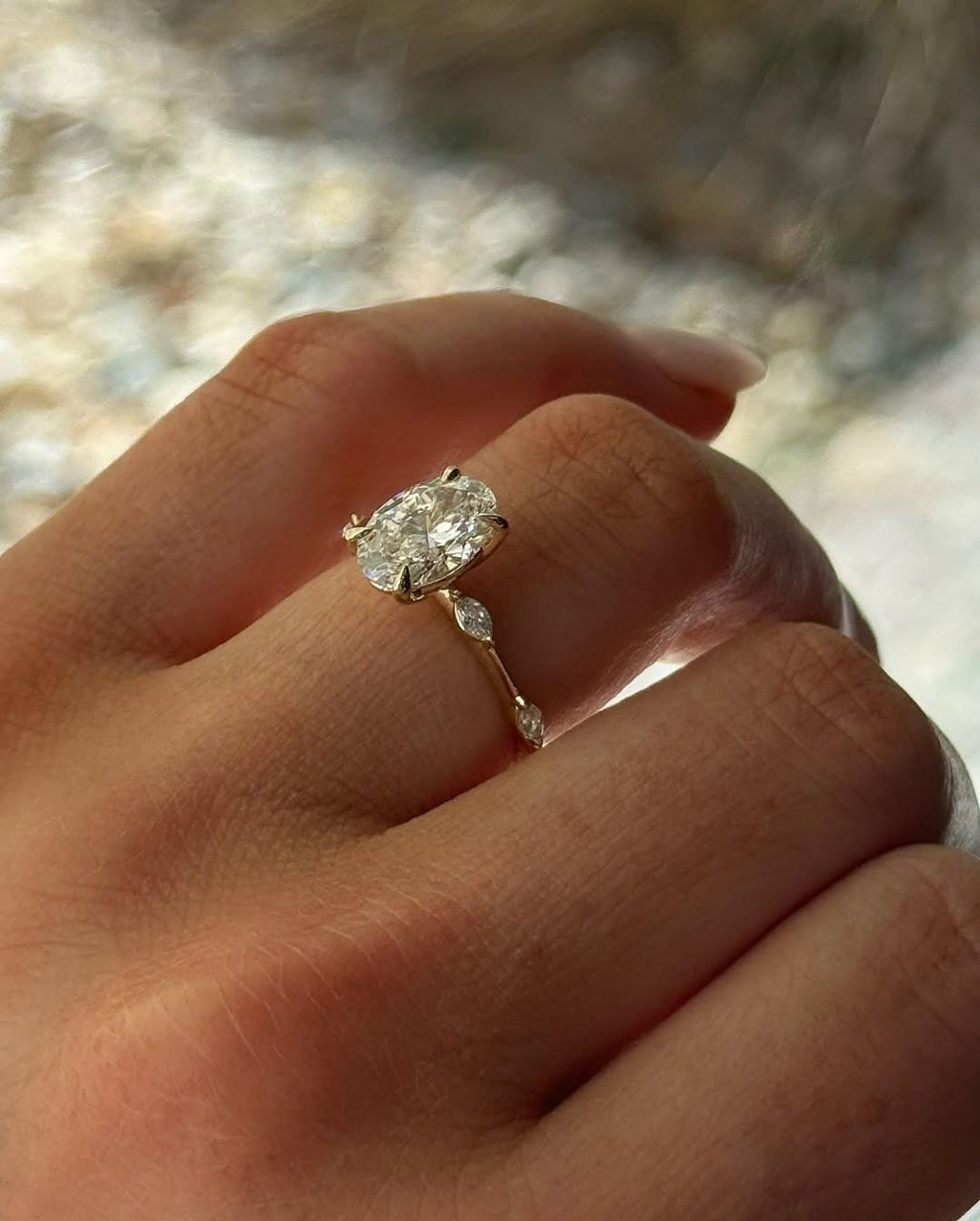 Freya Anillo de Compromiso de Diamante Creado en Laboratorio en Forma Ovalada 3 ct