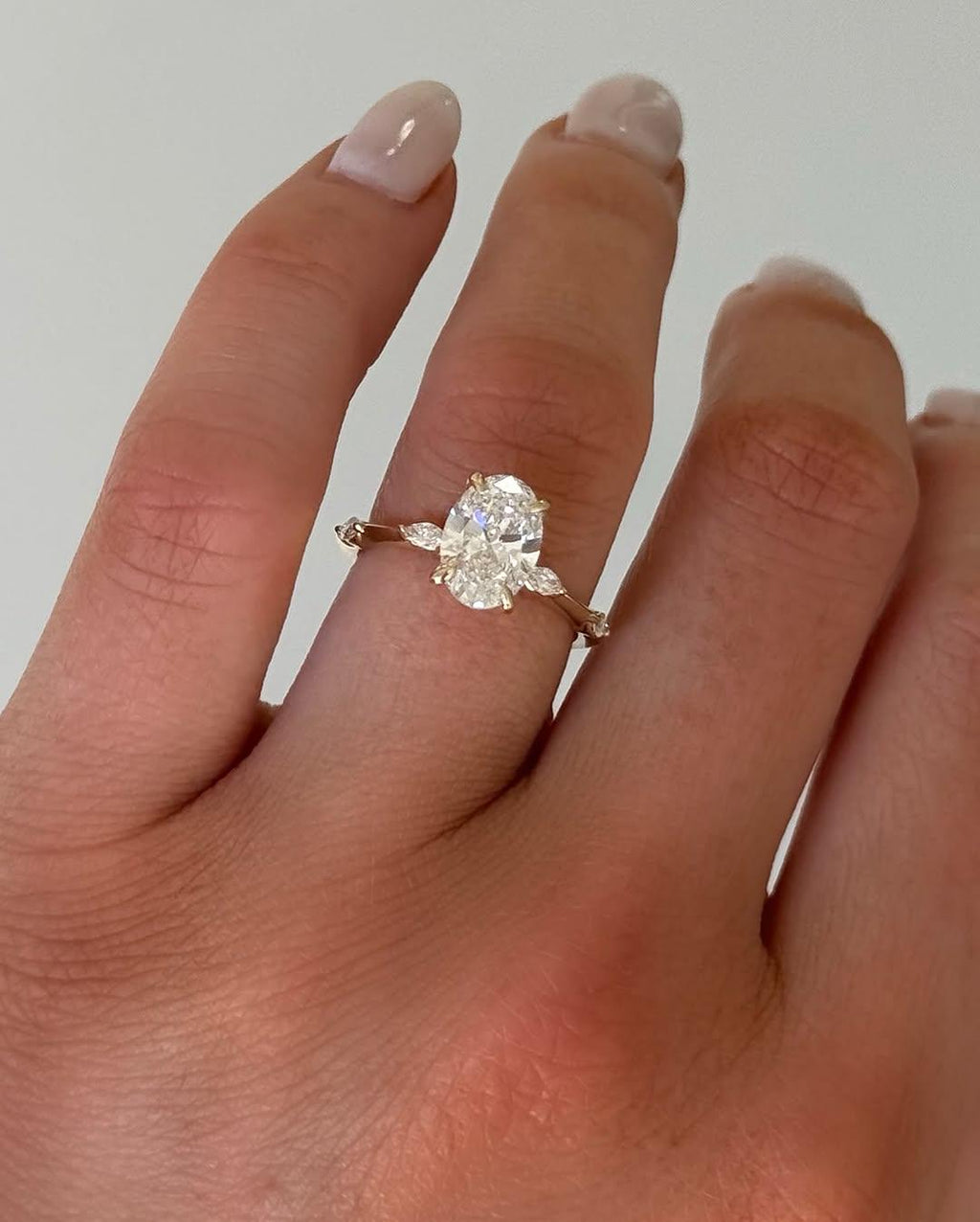 Freya Anillo de Compromiso de Diamante Creado en Laboratorio en Forma Ovalada 3 ct