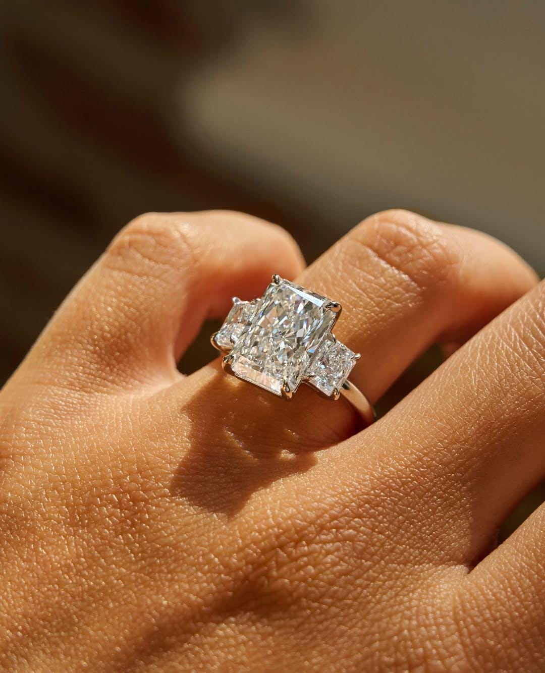 2 ct  Anillo de Compromiso Tres Piedras Corte Radiante