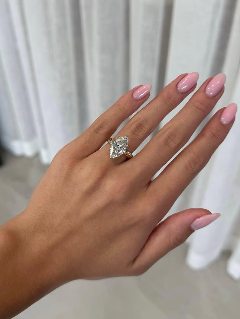 3 ct Anillo de Compromiso Corte Marquise con Banda Pavé
