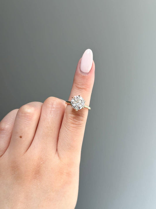 2 ct Anillo de Compromiso Solitario Corte Brillante Redondo Montura tulipan