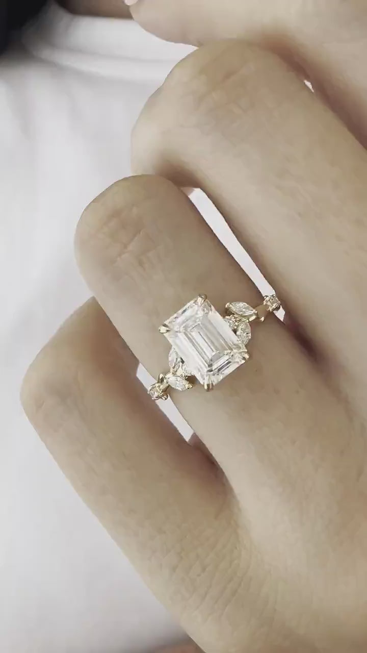 Seraphina Anillo de Compromiso Naturaleza con Diamante de Laboratorio Corte Esmeralda 2 Quilates en Oro de 14K