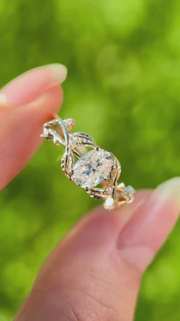 Nymeria Anillo de Ramas Vintage Diseño de Vides con Diamante lab Oval  1 Quilate